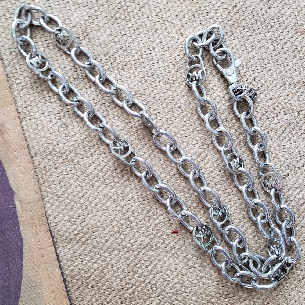 MK BIG CHAIN LOCK NECKLACE!